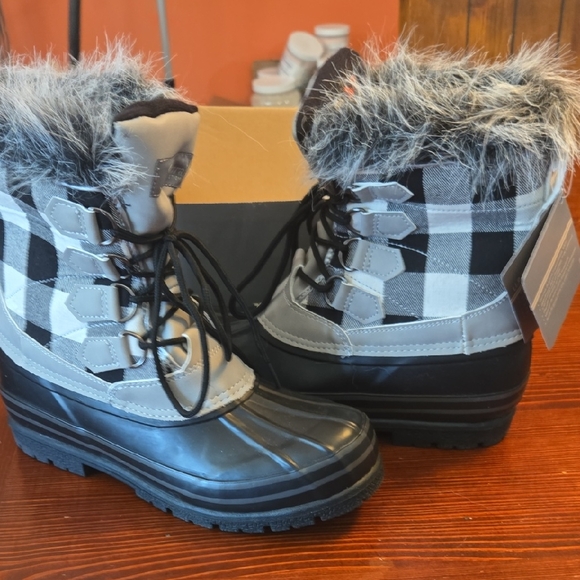 New ! Plaid Lumber Jill Duck Boots Lined Size 7 - Picture 1 of 7